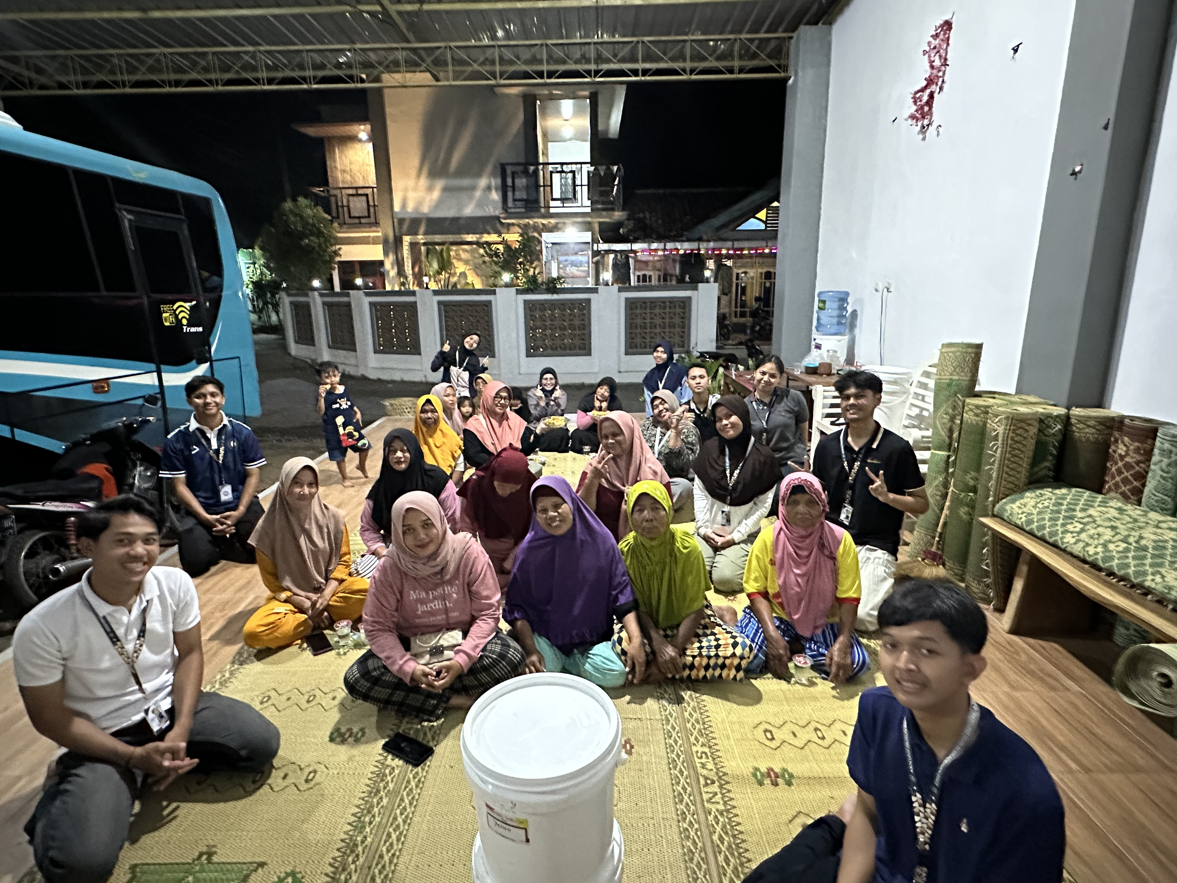 Praktik tong dekomposer bersama Tim KKN